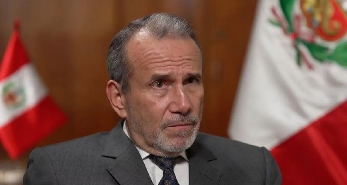 Elmer Schialer Salcedo